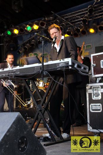 Yellow Umbrella (D) 19. Reggae Jam Festival - Bersenbrueck 04. August 2013 (15).JPG